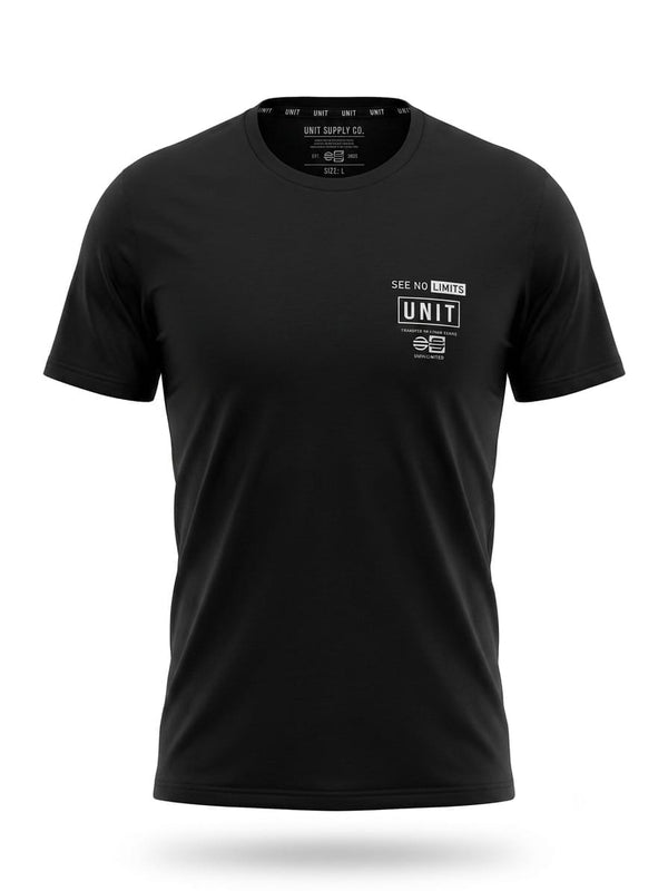 Camiseta negra con logotipo utilitario